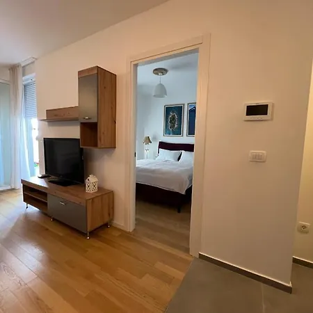 New Loris Apartment